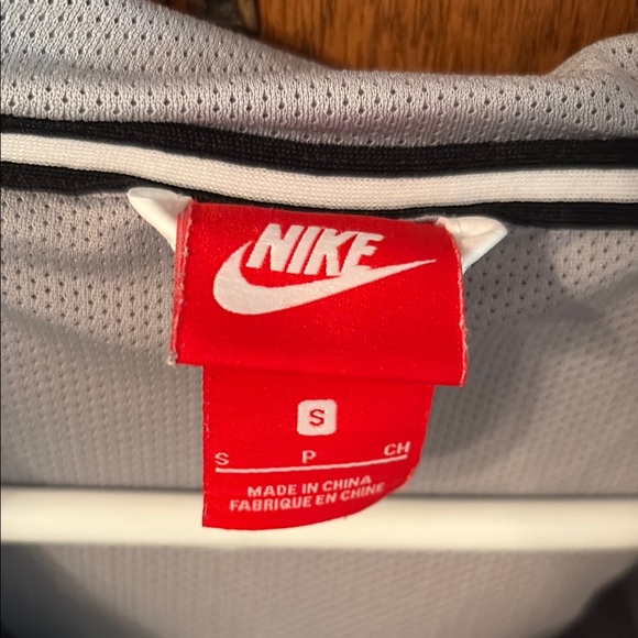 Nike Men's Black and Gray Jacket - Picture 3 of 3